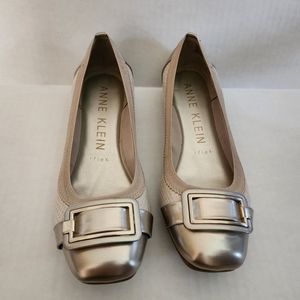 NEW IN BOX -ANNE KLEIN UNICE FLAT TAUPE SHOES, SIZE 7.5